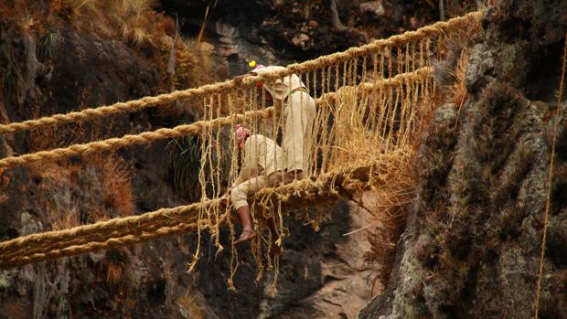 El trenzado del puente suele llevar un día